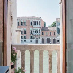 luxury-apartment-on-grand-canal-2.hotelslidodijesolo.com/